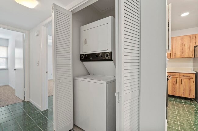 Building Photo - 16 Alcira Ct