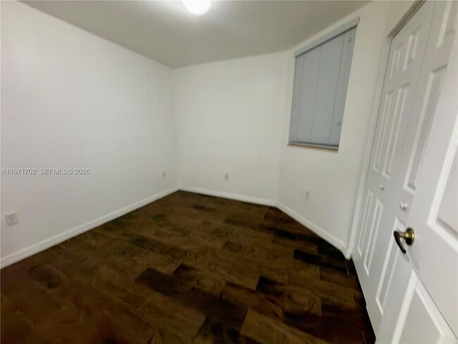 Building Photo - 8999 NW 107 Ct