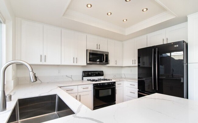 Building Photo - Beautiful 3+ bedroom Encinitas Townhouse!