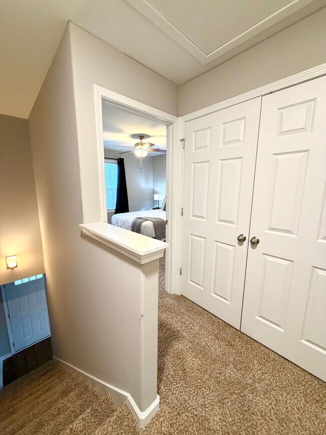 Building Photo - 925 Woody Hills Dr - Furnished Rental