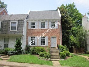Building Photo - 1160 Wimbledon Dr