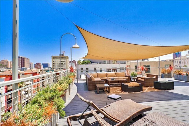 Building Photo - 100 W 5th St