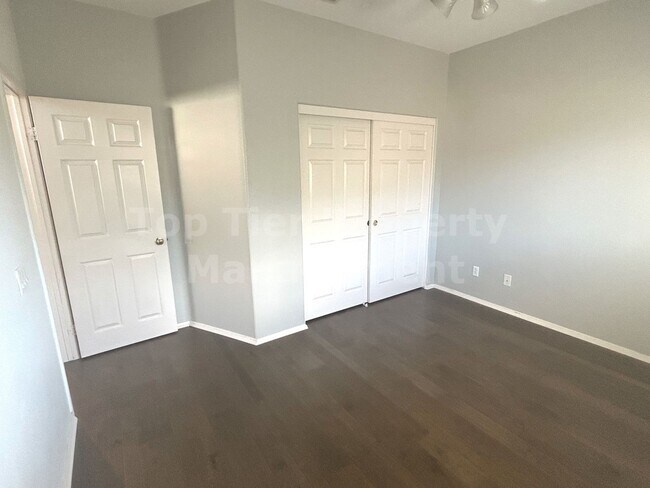 Building Photo - Beautiful 4 bed, 3 bath, 2,726 sqft House ...