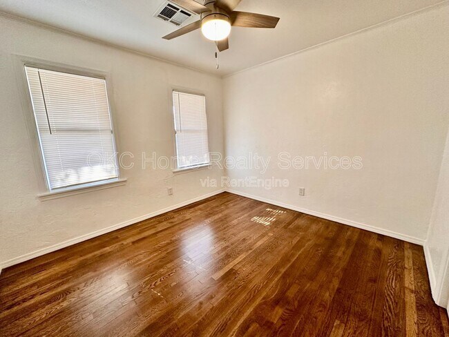 Building Photo - 2537 NW 35th St