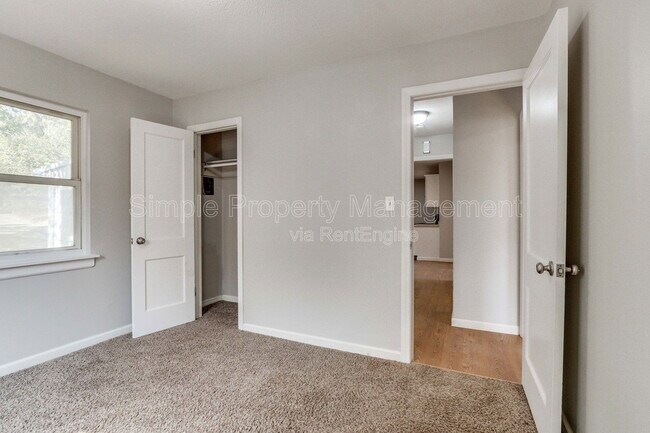 Building Photo - 813 S Midwest Blvd