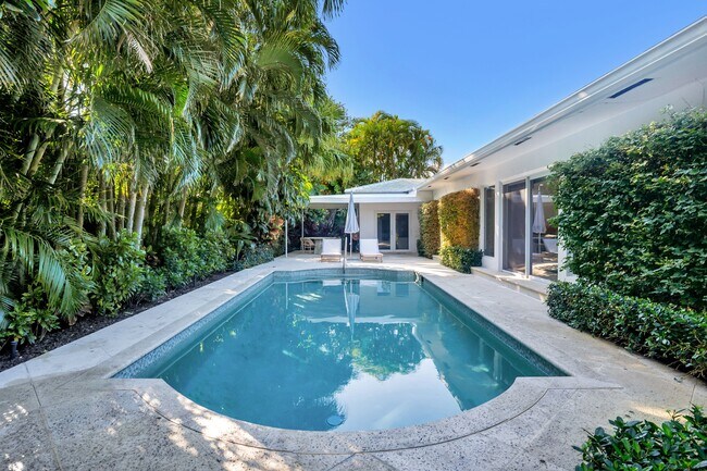 Building Photo - 230 Osceola Way