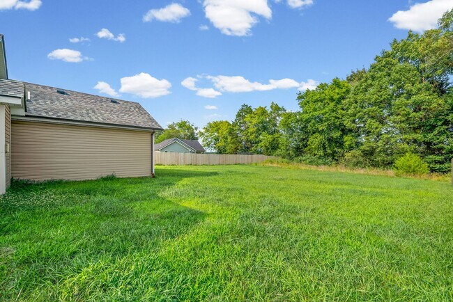 Building Photo - 1493 Fredrick Dr