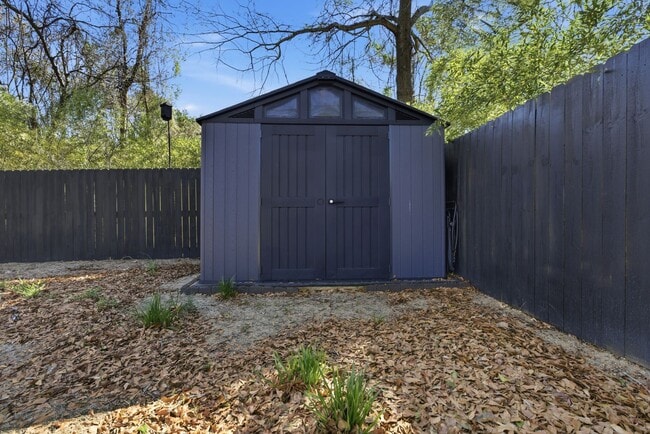 Building Photo - Downtown 3BR 2BA with Fenced Yard – 10 Minutes to Fort Benning