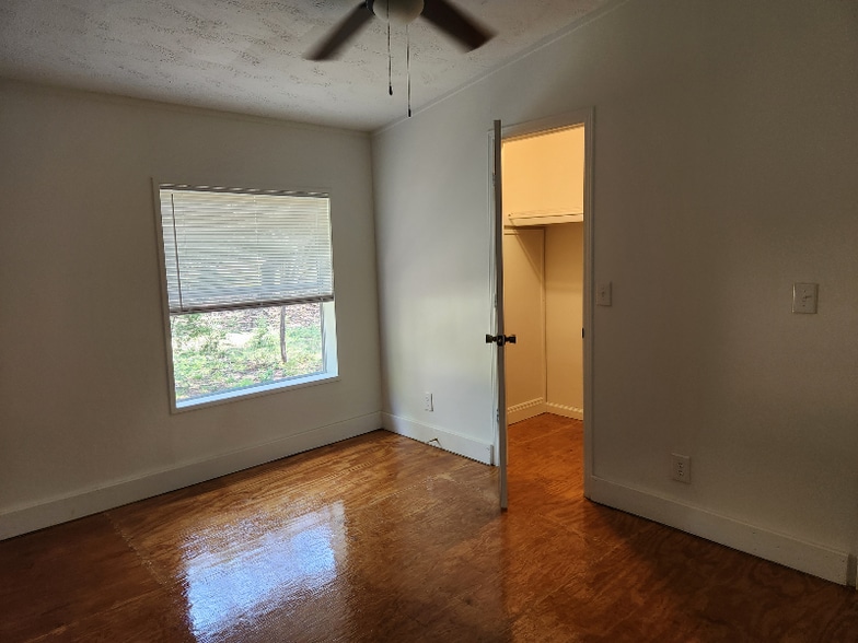 Building Photo - 5800 Sparta Rd