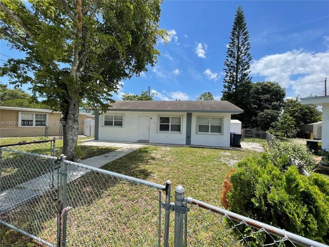 Building Photo - 6108 Cresthaven Ct