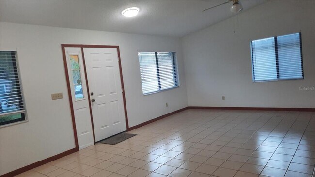 Building Photo - 62 Burbank Dr