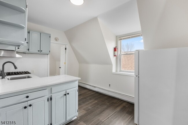 Building Photo - 676 Chestnut St