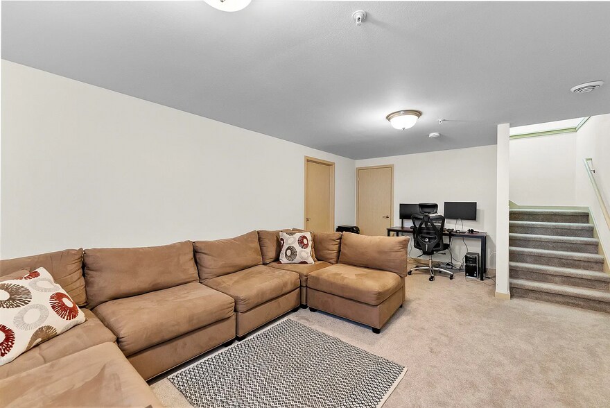 Building Photo - 6062 Driscoll Dr