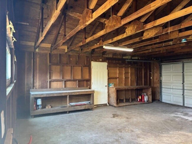 Building Photo - Edgewood Square