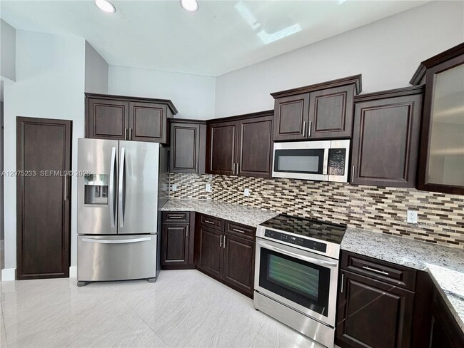 Building Photo - 5600 SW 199th Ave