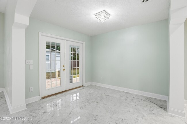 Building Photo - 2810 Sweetholly Dr