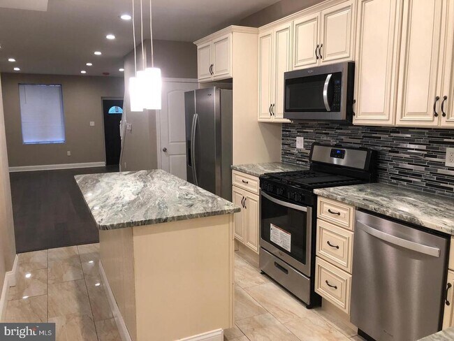 Building Photo - 3144 Aramingo Ave