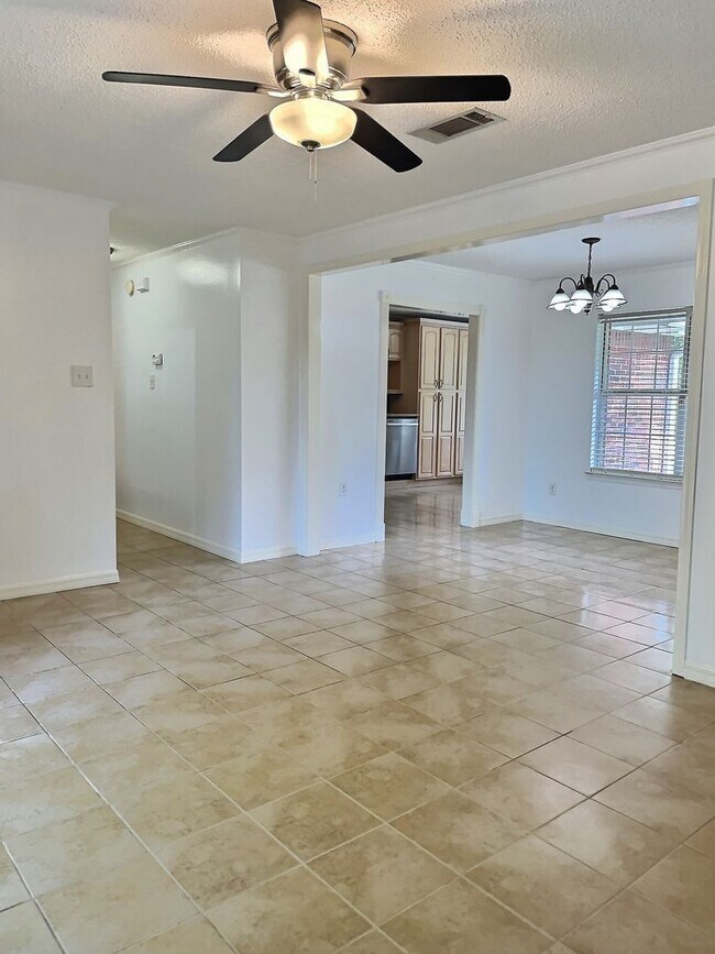 Building Photo - 3-bedroom 2-bathroom home in Vancleave, MS!