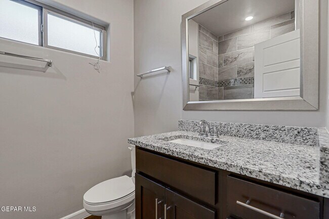 Building Photo - 6061 Cinnamon Pk St