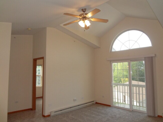Building Photo - 1412 W Clear Water Cir