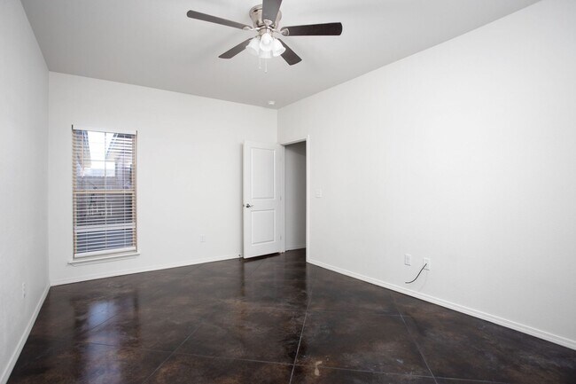 Building Photo - 5614 Gonzaga Ln