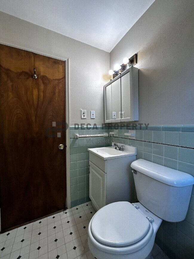 Building Photo - 10205 Cabot Dr