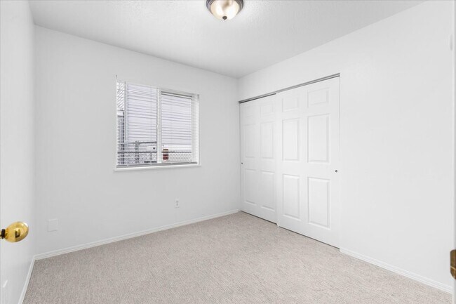 Building Photo - 6648 W Legacy Dr