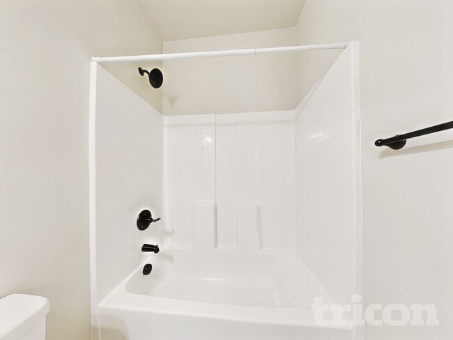 Building Photo - 124 Swinton Pond Rd