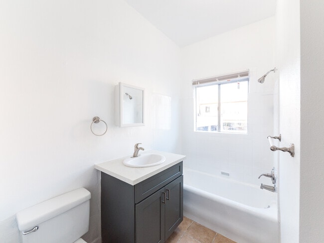 Building Photo - 209 N Berendo St