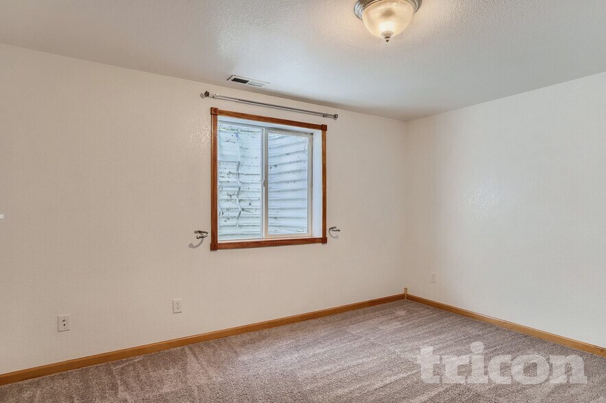 Building Photo - 644 Blue Azurite Ave