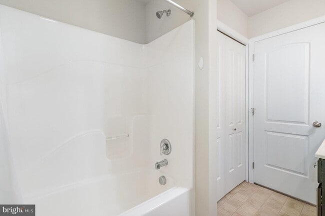 Building Photo - 774 Winding Ln