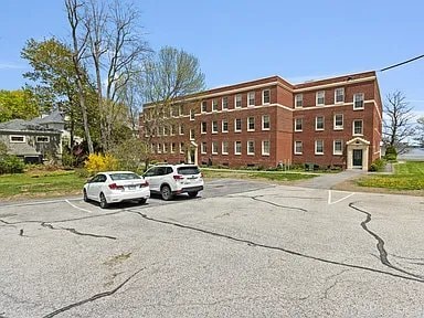 Building Photo - 290 Baxter Blvd