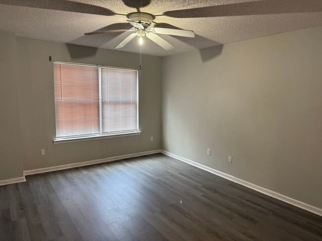 Building Photo - 2510 Barnesdale Wy
