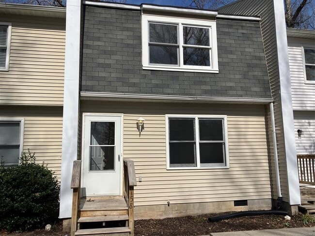 Building Photo - 158 Albemarle Dr