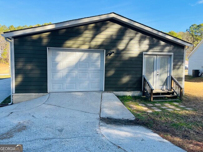 Building Photo - 2890 Garnet Way