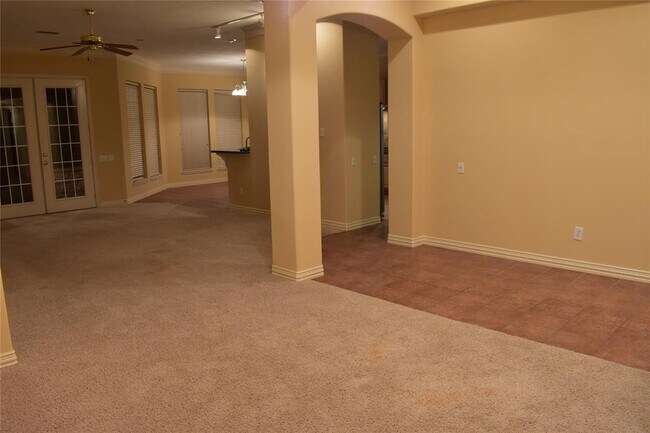 Building Photo - 11110 S Reach