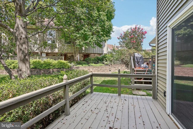 Building Photo - 3202 Eaton Ct