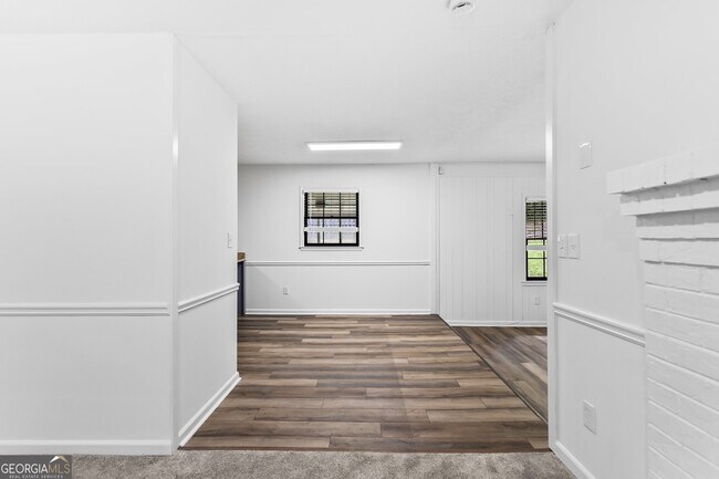 Building Photo - 2923 Bicentennial Dr SW