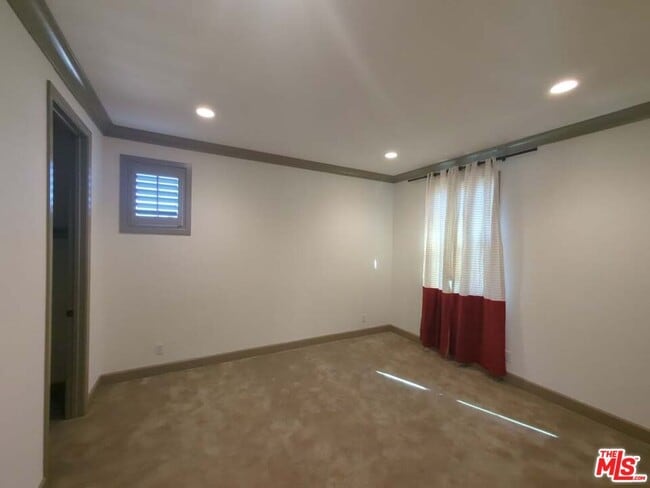 Building Photo - 16243 Cameo Ct