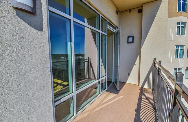 Building Photo - 2801 Wexford Dr
