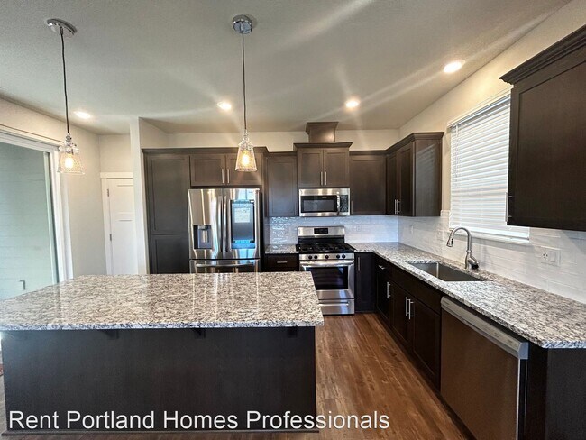 Building Photo - 4 br, 2.5 bath House - 31482 NW Turel Drive