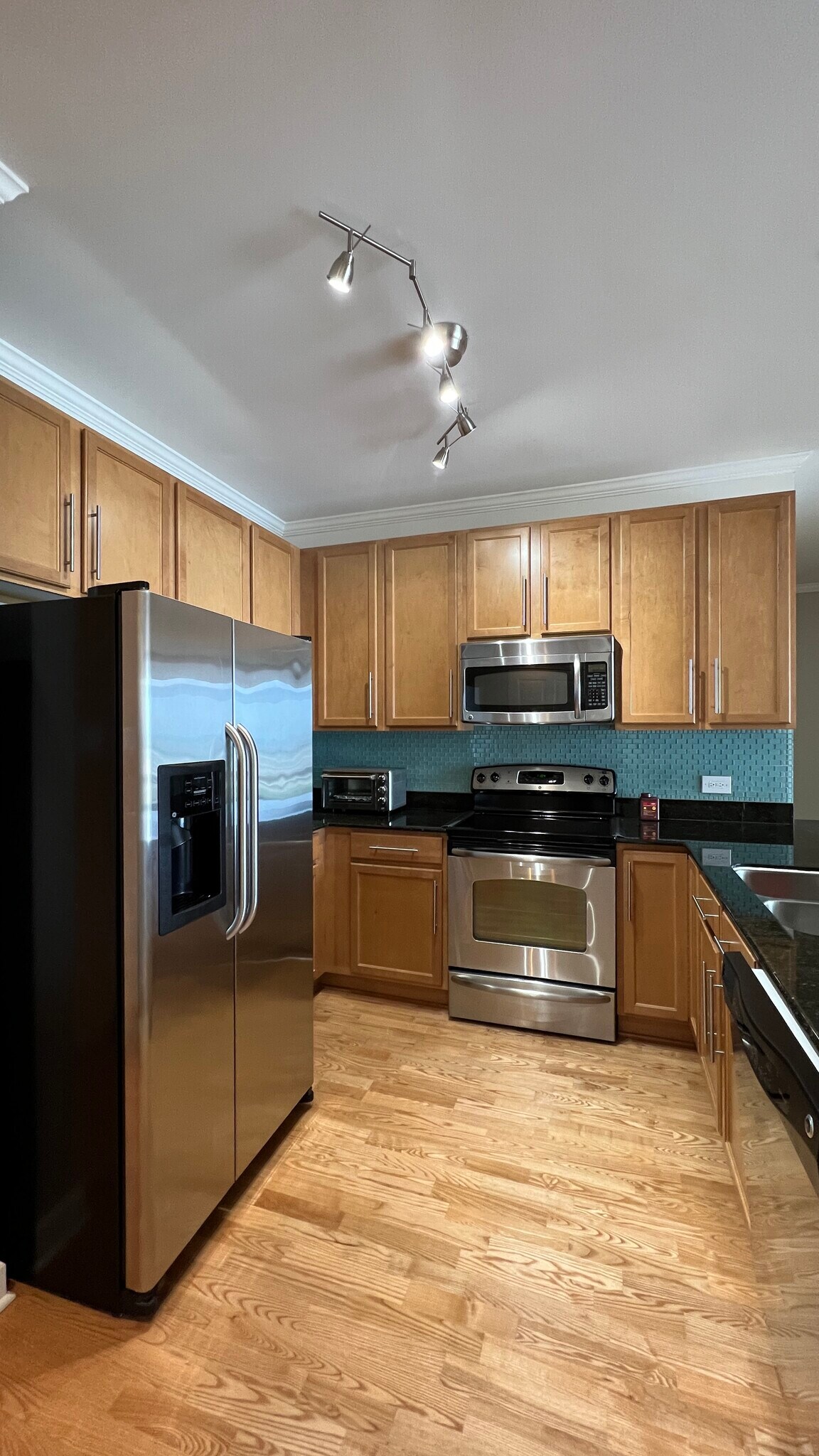 Kitchen - 100 E 14th St
