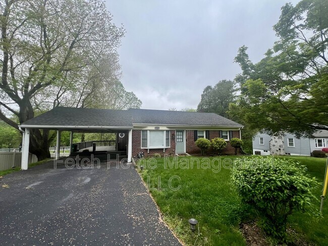 Primary Photo - 334 Old Blue Rock Rd