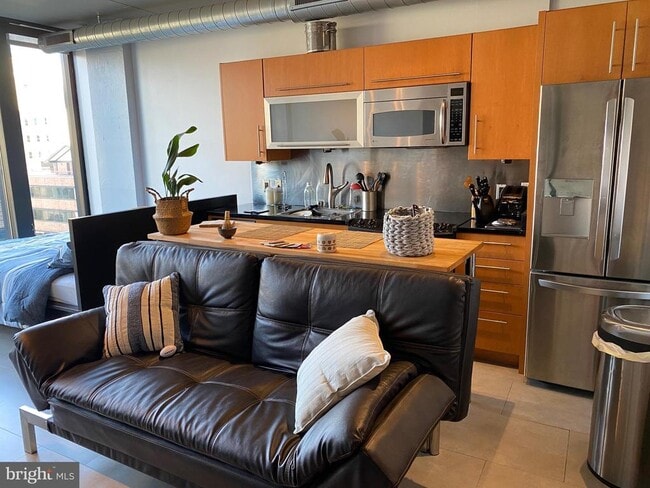 Building Photo - 1133 14th St NW