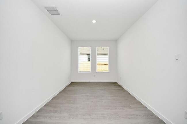 Building Photo - 16219 Chestnut Hvn Ln