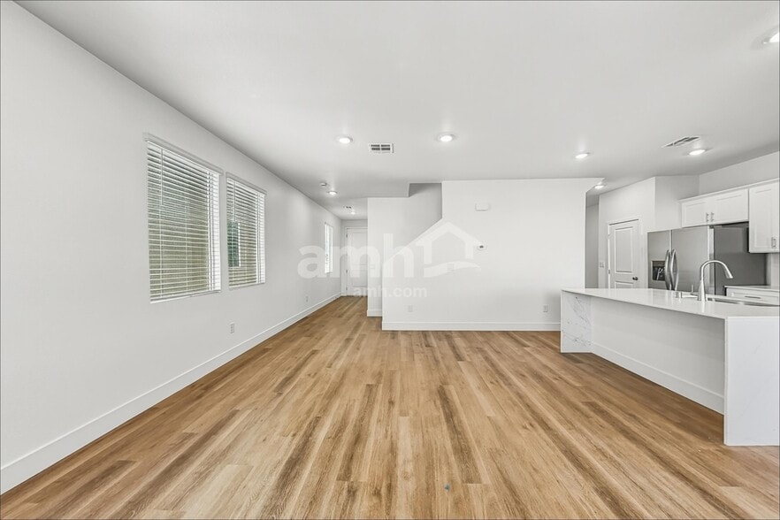 Building Photo - 9498 Aldersyde Dr