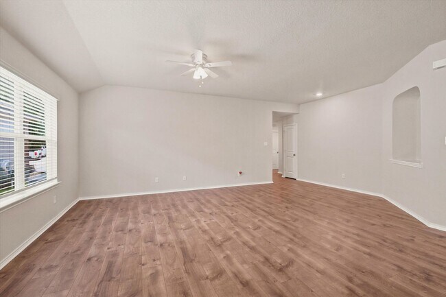 Building Photo - Beautiful Bulverde Home in Comal ISD – Move-In Ready!