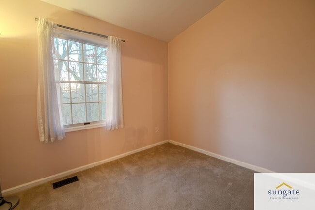 Building Photo - 1016 Arborwood Pl