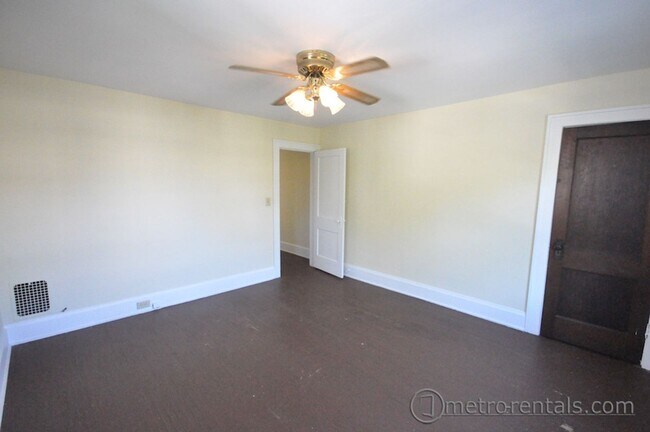 Building Photo - 2682-2684 Hibbert Avenue