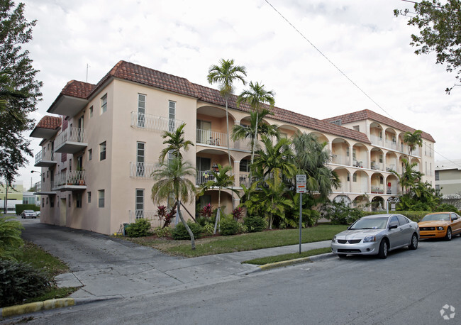 Primary Photo - Villa Fontana Apartments